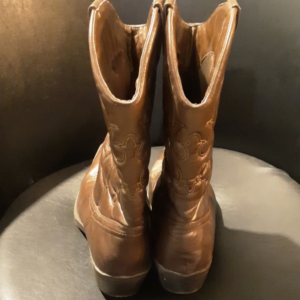 Boots - Picture 2 of 2